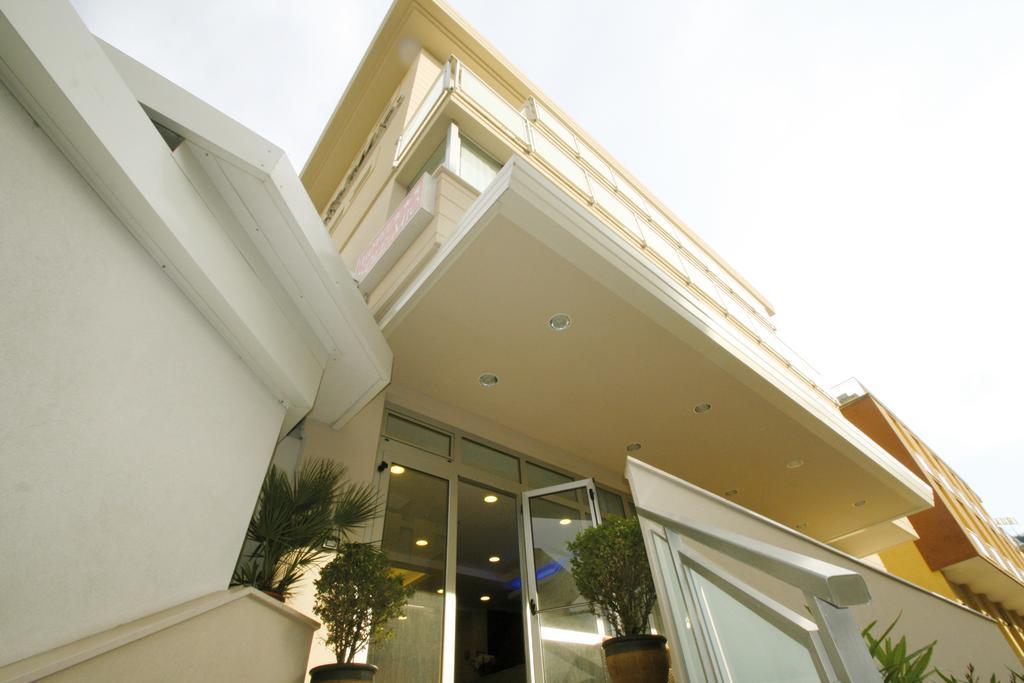 Hotel Sole Mio Rímini Exterior foto