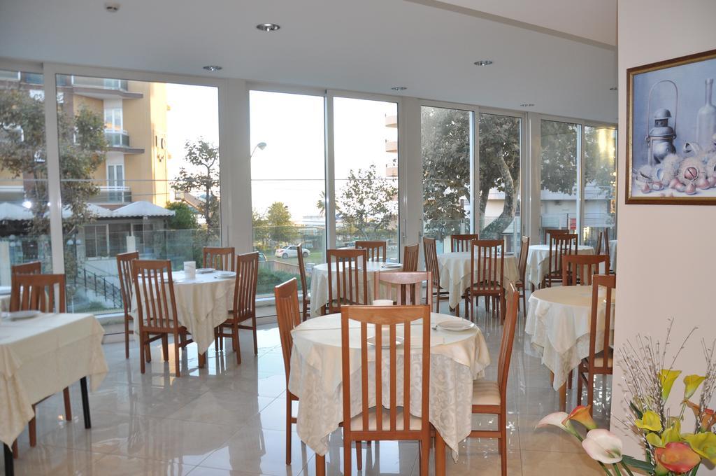 Hotel Sole Mio Marebello Exterior foto